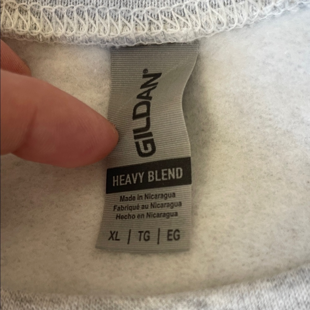 Gray HOOTERS sweatshirt with Owl Graphic 🏷️ BRAND NEW 💥 🦉 - Picture 2 of 2
